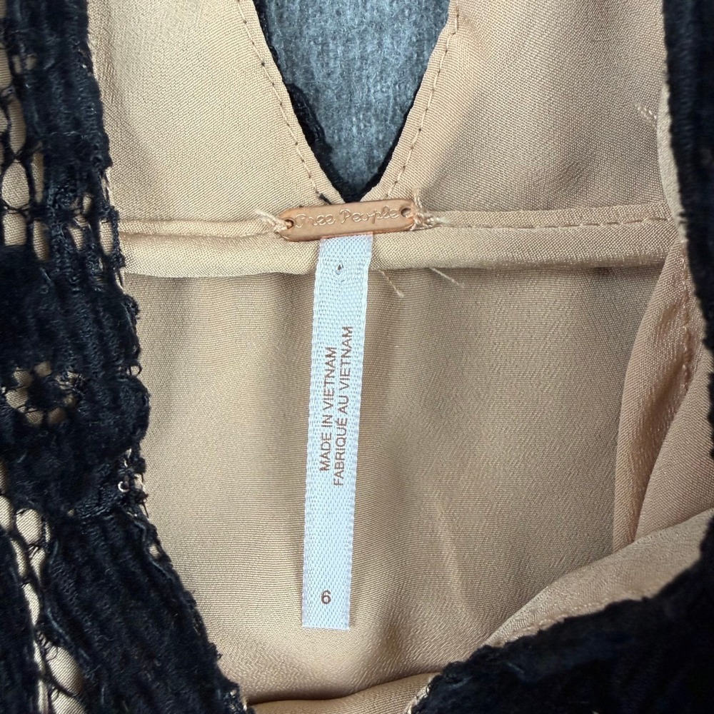Free People Night Shimmer Lace Mini Dress Black Nude V-Neck OB1085702 Size 6 - Picture 3 of 8